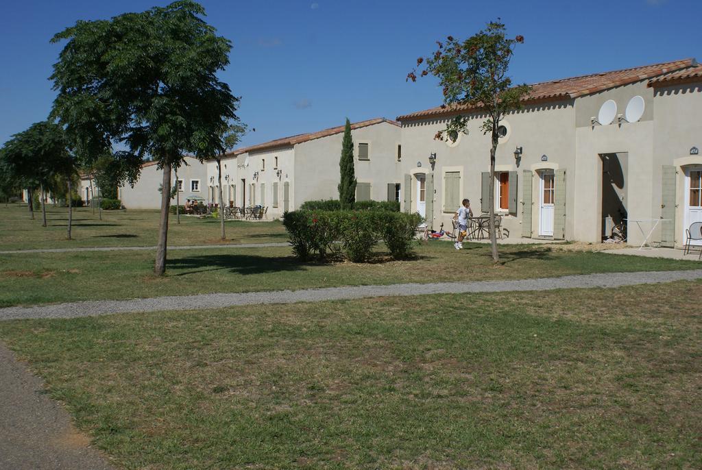 Hotel Restaurant Les Jasses De Camargue Галларг-ле-Монтюё Экстерьер фото